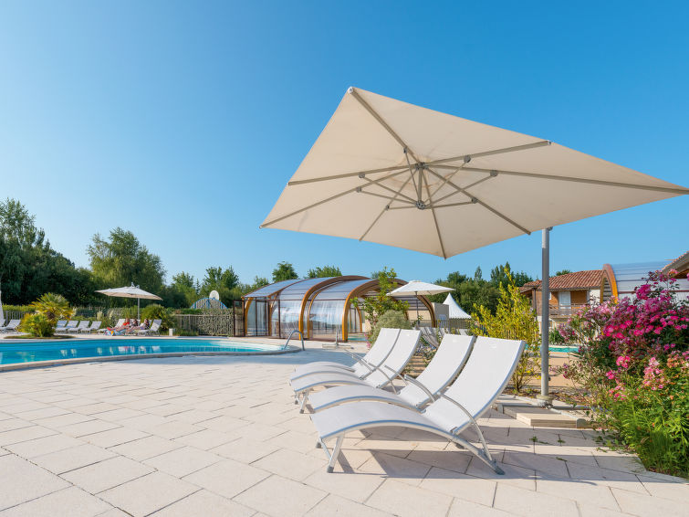 Search and Stay destination Parentis-en-Born, Nouvelle-Aquitaine - France from AU$ 212. Les Cottages du Lac M3 Premium