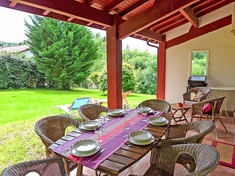 Search and Stay destination Saint-Pée-sur-Nivelle, Nouvelle-Aquitaine - France from AU$ 361. Eki Alde