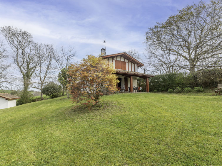 Search and Stay destination Saint-Pée-sur-Nivelle, Nouvelle-Aquitaine - France from AU$ 361. Eki Alde