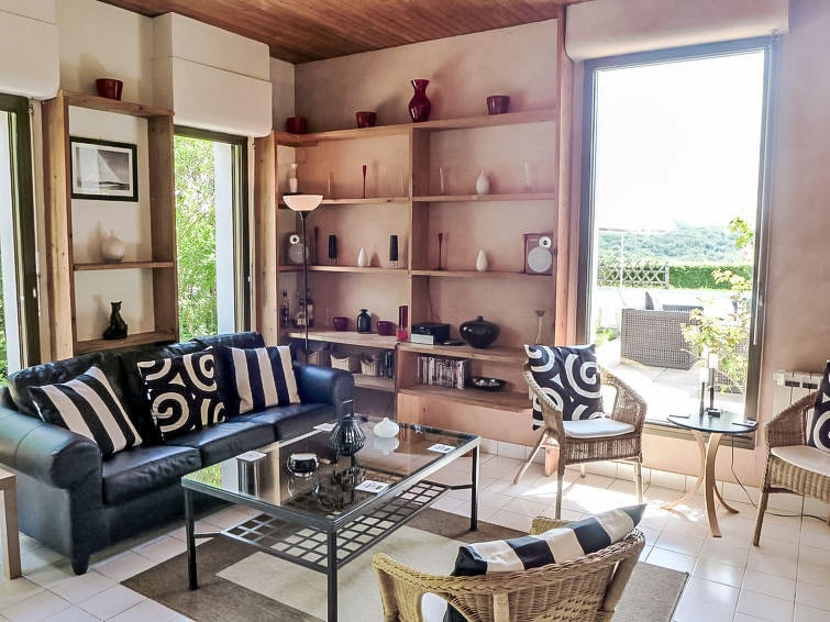 Search and Stay destination Urcuit, Nouvelle-Aquitaine - France from AU$ 605. Landaboure