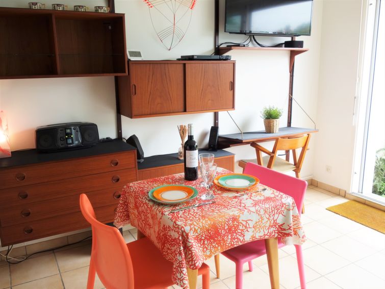 Search and Stay destination Bidart, Nouvelle-Aquitaine - France from AU$ 136. Le Fronton