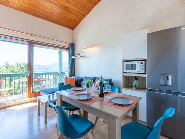 Search and Stay destination Saint-Jean-de-Luz, Nouvelle-Aquitaine - France from AU$ 329. Plein soleil