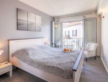 Centraal gelegen appartement op 200 meter van het strand van Saint-Jean-de-Luz - thumbnail 6
