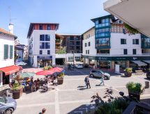 Centraal gelegen appartement op 200 meter van het strand van Saint-Jean-de-Luz - thumbnail 2