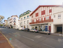 Licht appartement in hartje Saint-Jean-de-Luz, op 400 meter van het strand - thumbnail 5
