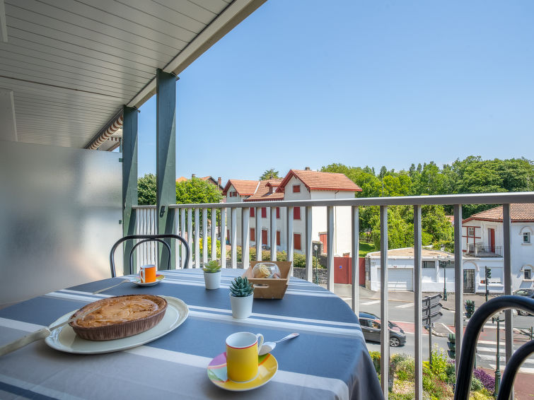 Search and Stay destination Saint-Jean-de-Luz, Nouvelle-Aquitaine - France from AU$ 327. Isara
