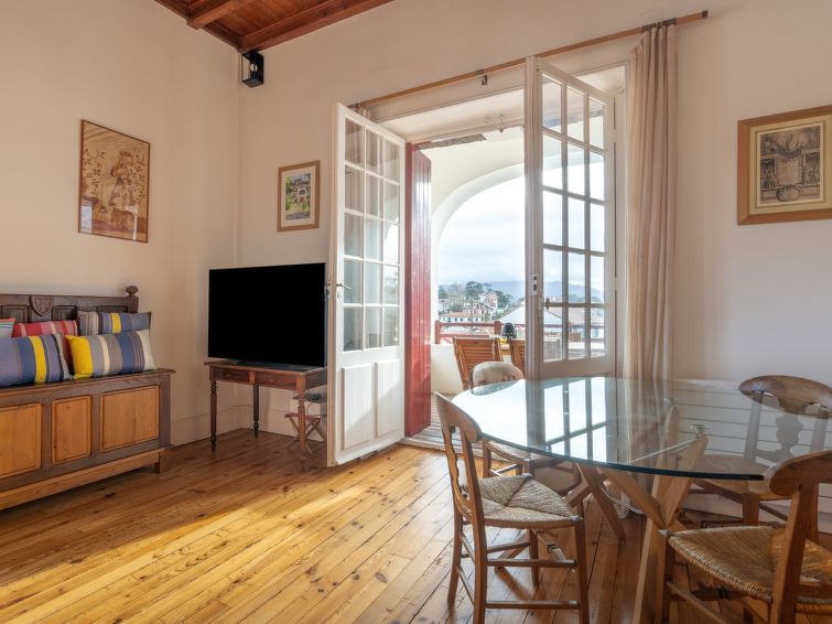 Search and Stay destination Saint-Jean-de-Luz, Nouvelle-Aquitaine - France from AU$ 260. Soledad