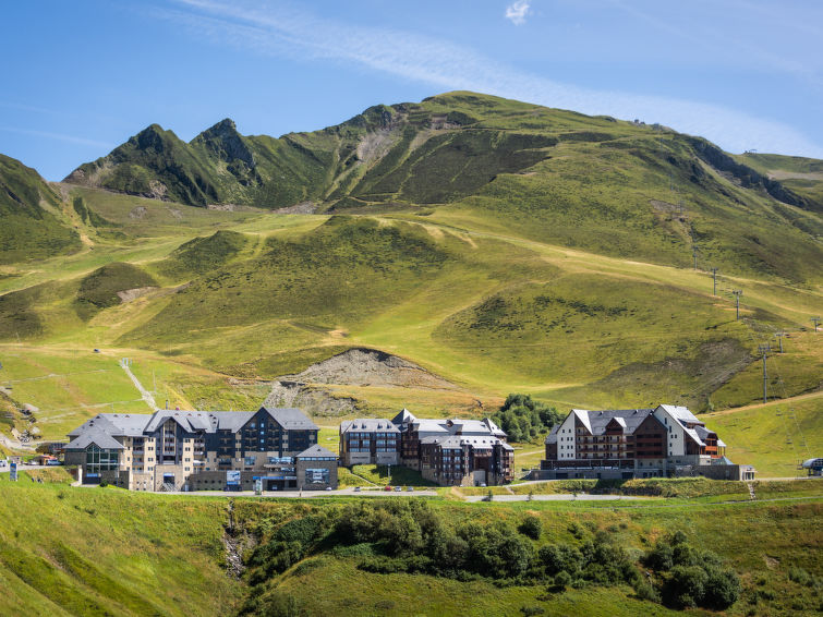 Appartement met binnenzwembad direct aan de piste in Peyragudes in Peyragudes