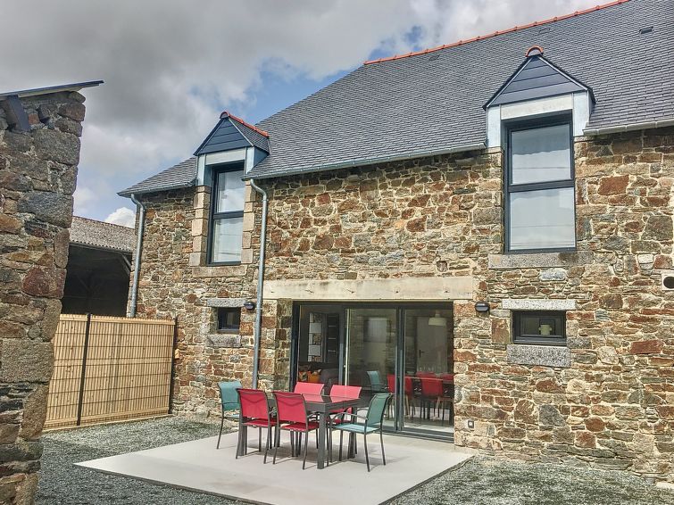 Search and Stay destination La Fresnais, Bretagne - France from AU$ 322. Le cottage