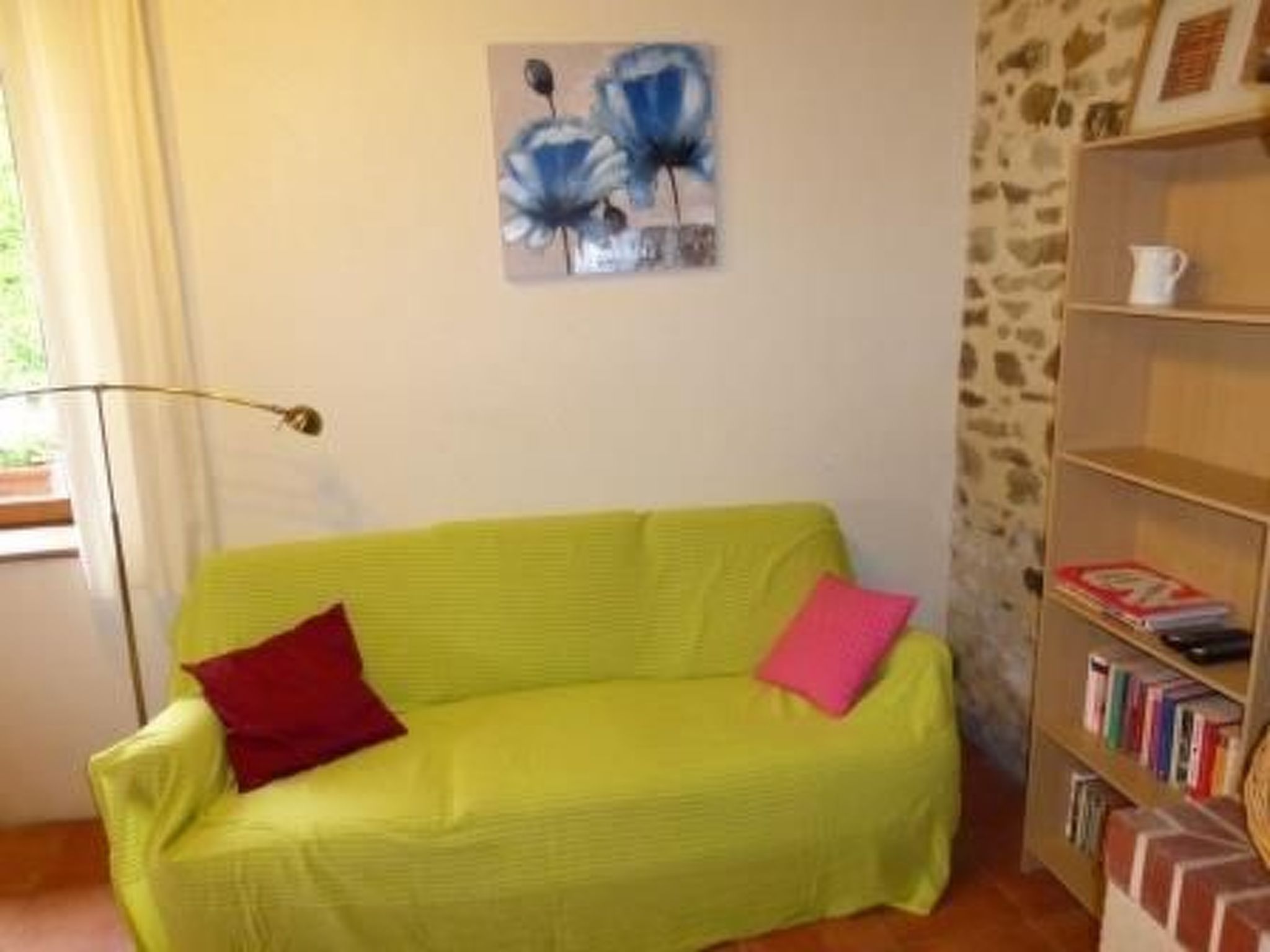 Gemütliches Steinhaus mit toller Sonnenterrasse inmitten von Feldern und Wiesen-Drinnen