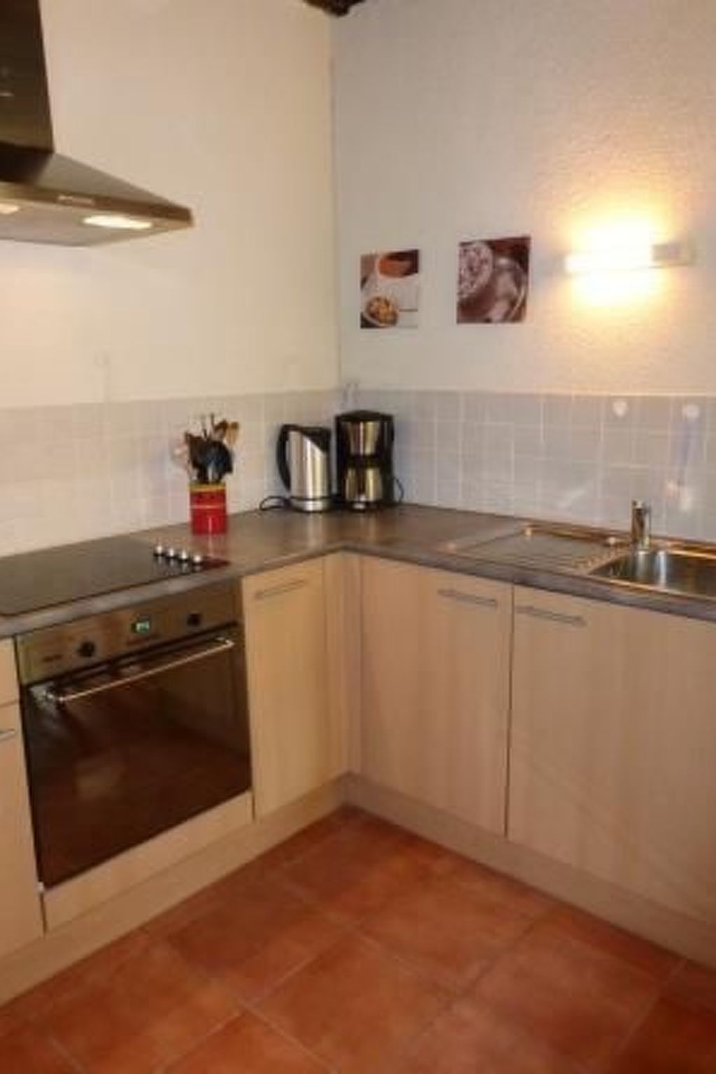 Gemütliches Steinhaus mit toller Sonnenterrasse inmitten von Feldern und Wiesen-Drinnen