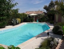Haus "Les Cyprès" mit Gemeinschaftspool
