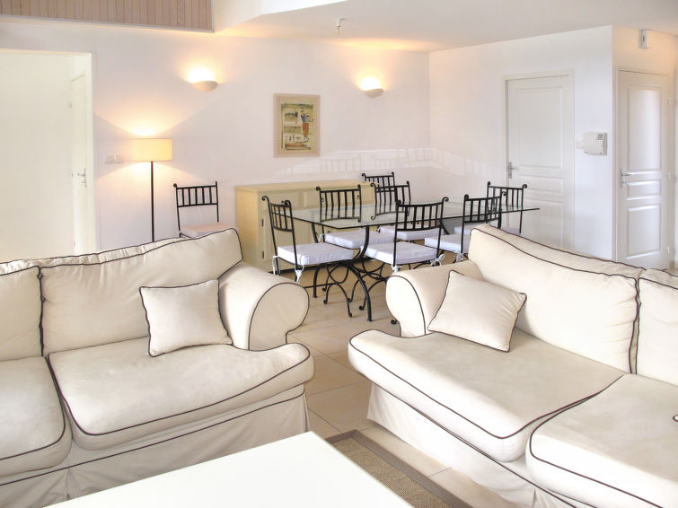 Search and Stay destination Pont-de-Larn, Occitanie - France from AU$ 216. Domaine Royal Green V810I