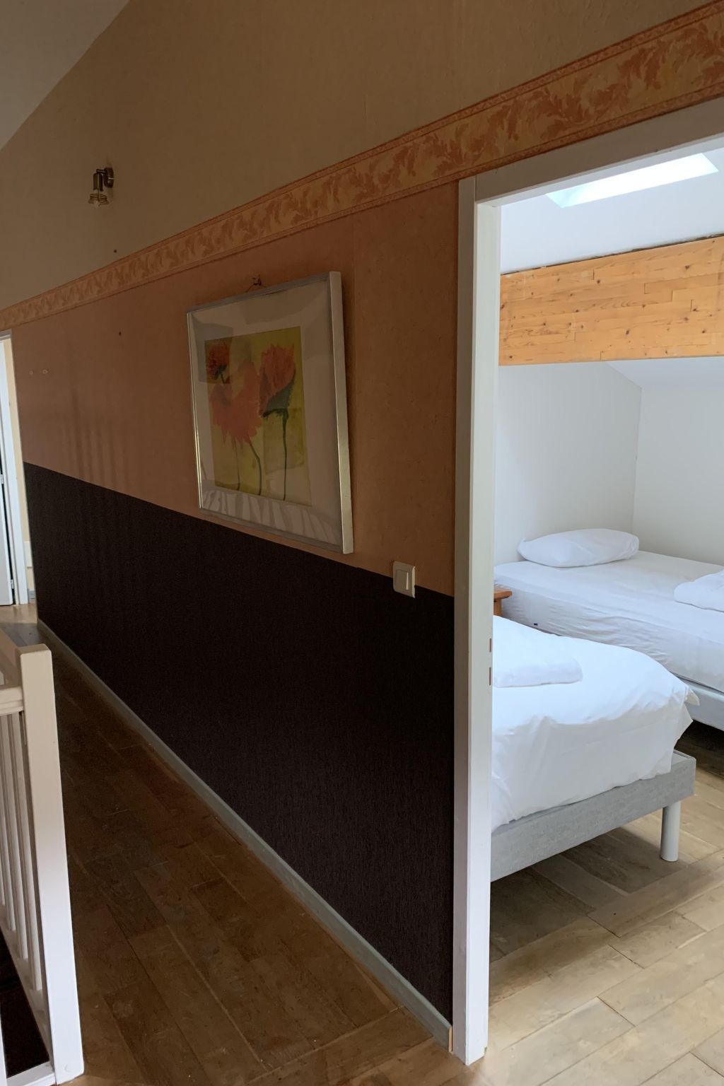 Aube-sur-la-Vallée, weitläufig mit Blick auf das Tal-Image-tags.info