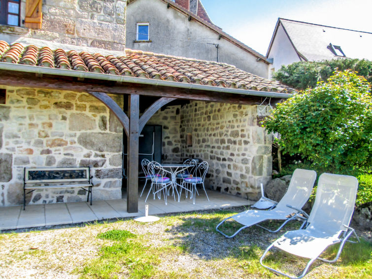 Search and Stay destination Saint-Jean-Lagineste, Occitanie - France from AU$ 115. Le Pigeonnier