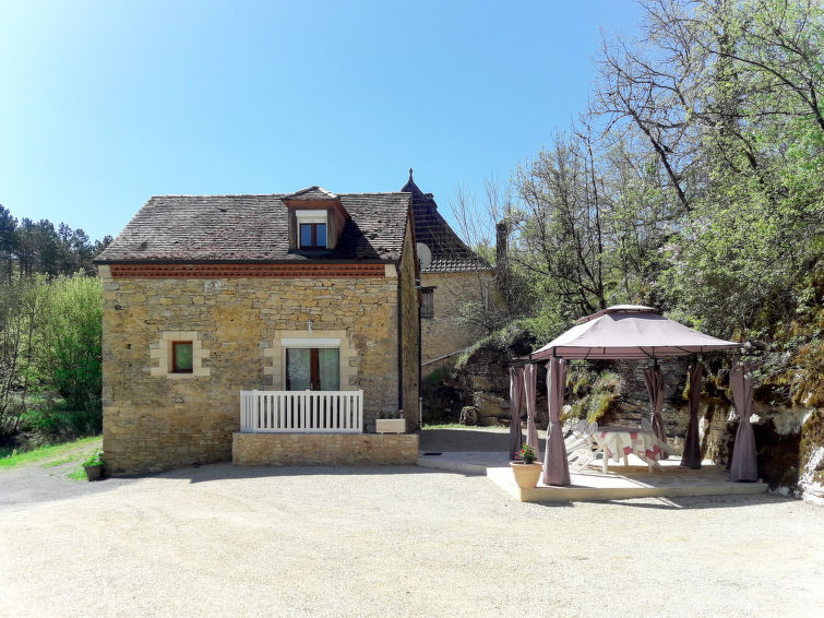 Search and Stay destination Dégagnac, Occitanie - France from AU$ 95. Saint Avit (DGC400)