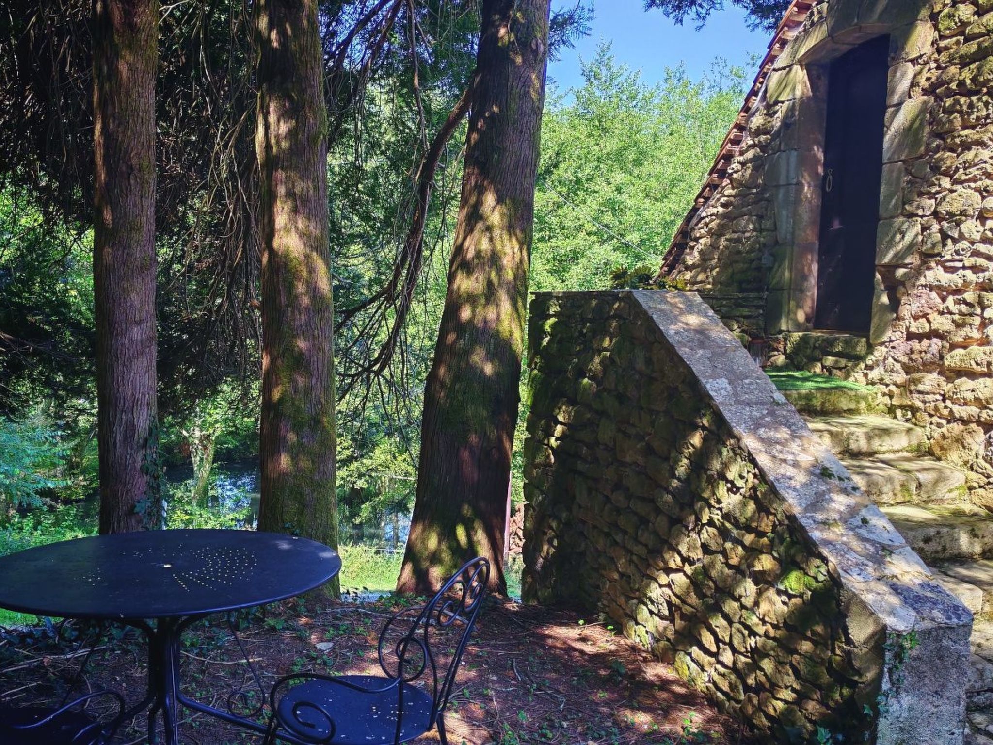 Cozy StudioThis studio, located on the first floor of the main residence (the oldest parts of which date back to 1653), has its own private access and terrace in shady grounds.This accommodation has b..