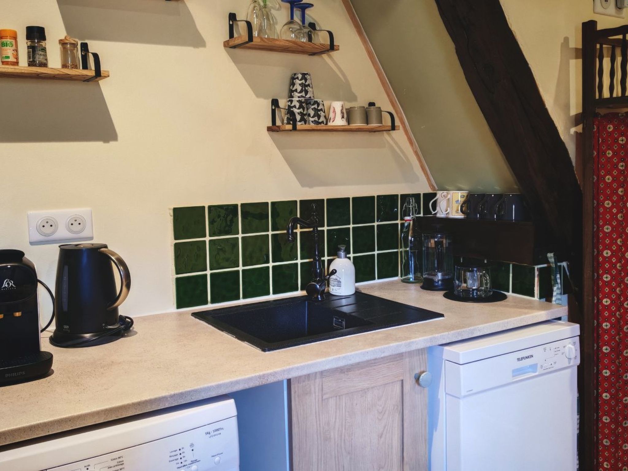 Studio "Vert d'Eau" mit Blick auf das Wasser-Binnen