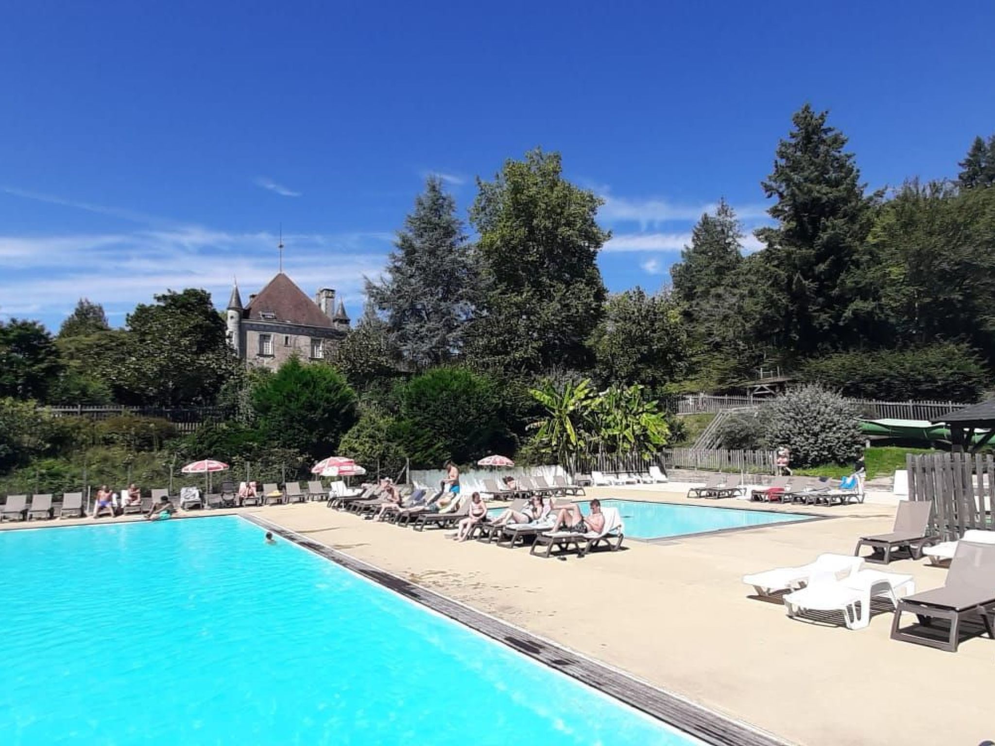 Chalet B10 Yemanisi in der Dordogne-Binnen