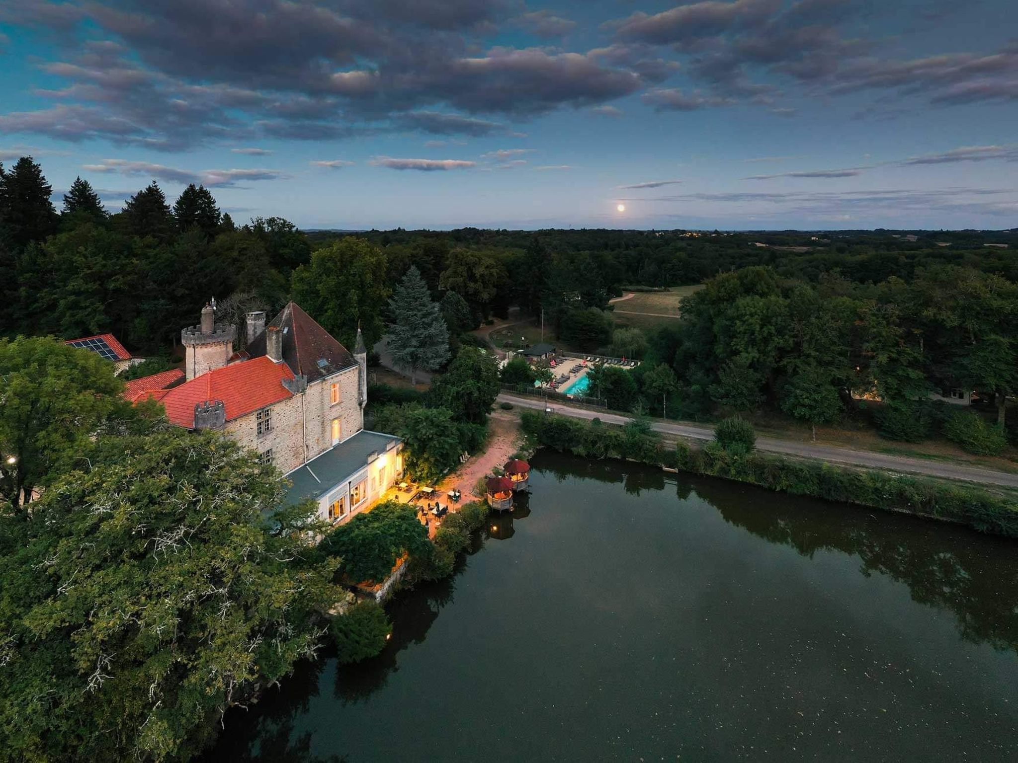 Chalet B10 Yemanisi in der Dordogne-Binnen