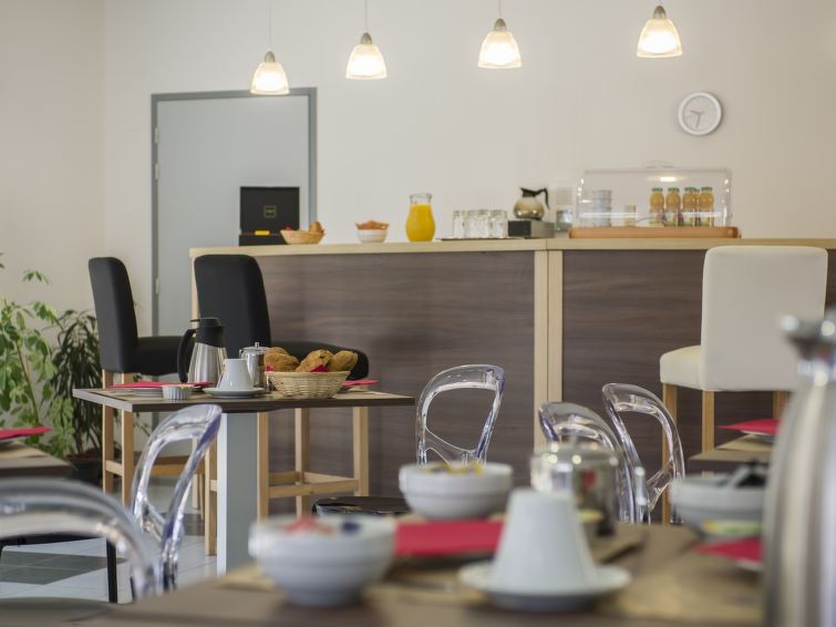 Search and Stay destination Les Eyzies, Nouvelle-Aquitaine - France from AU$ 85. Les Clos du Rocher