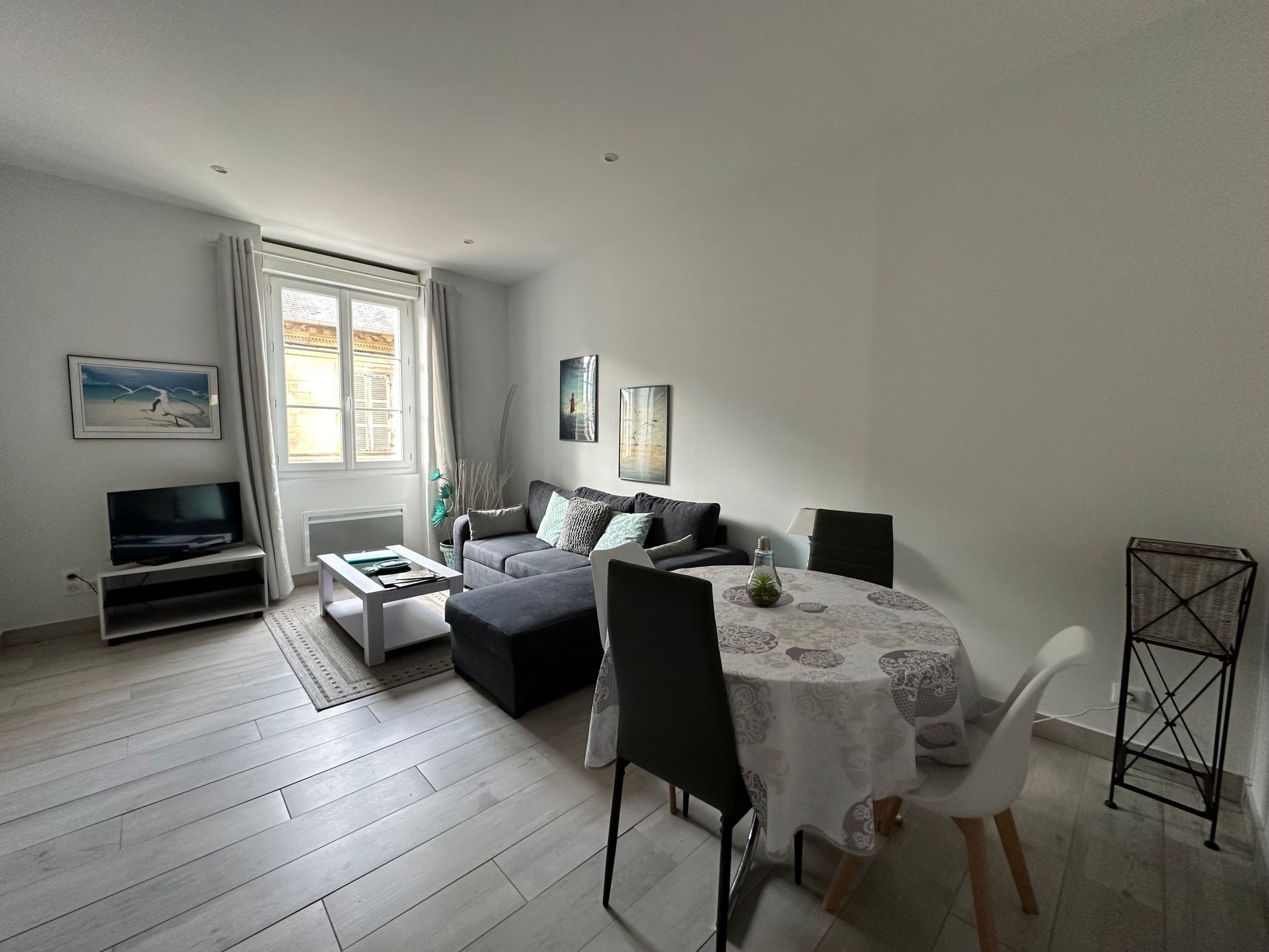 Clovis - Sehr schönes, gemütliches Apartment mit privater Garage-Binnen