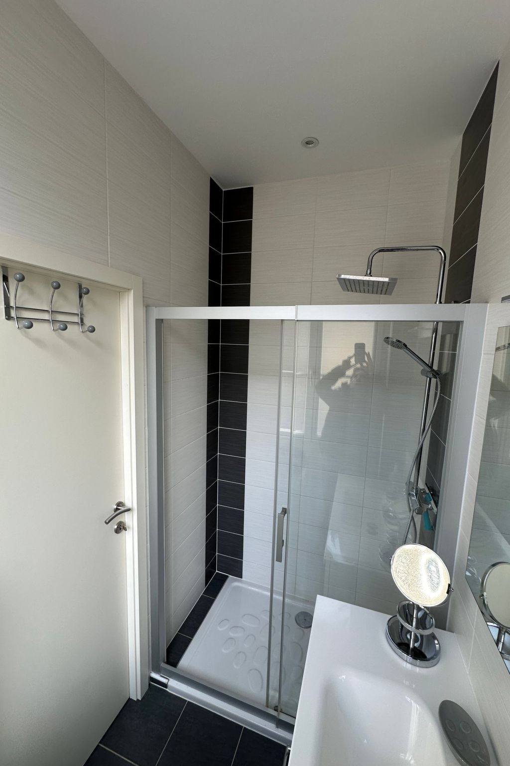 Clovis - Sehr schönes, gemütliches Apartment mit privater Garage-Binnen