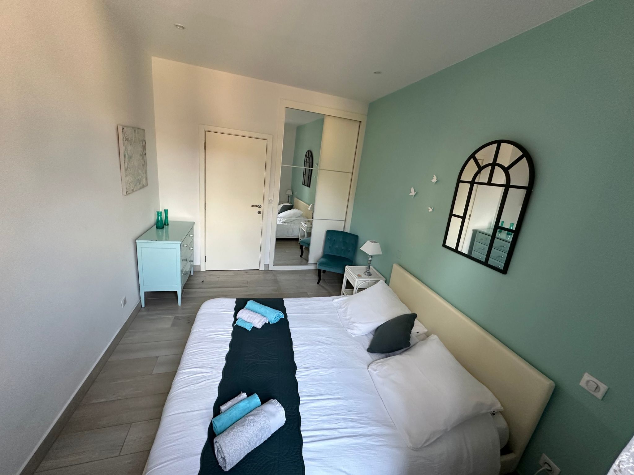 Clovis - Sehr schönes, gemütliches Apartment mit privater Garage-Binnen