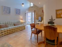 Authentiek Dorpshuis Beynac bij Carlux: 7 pers., verwarmd zwembad & tuin - thumbnail 2