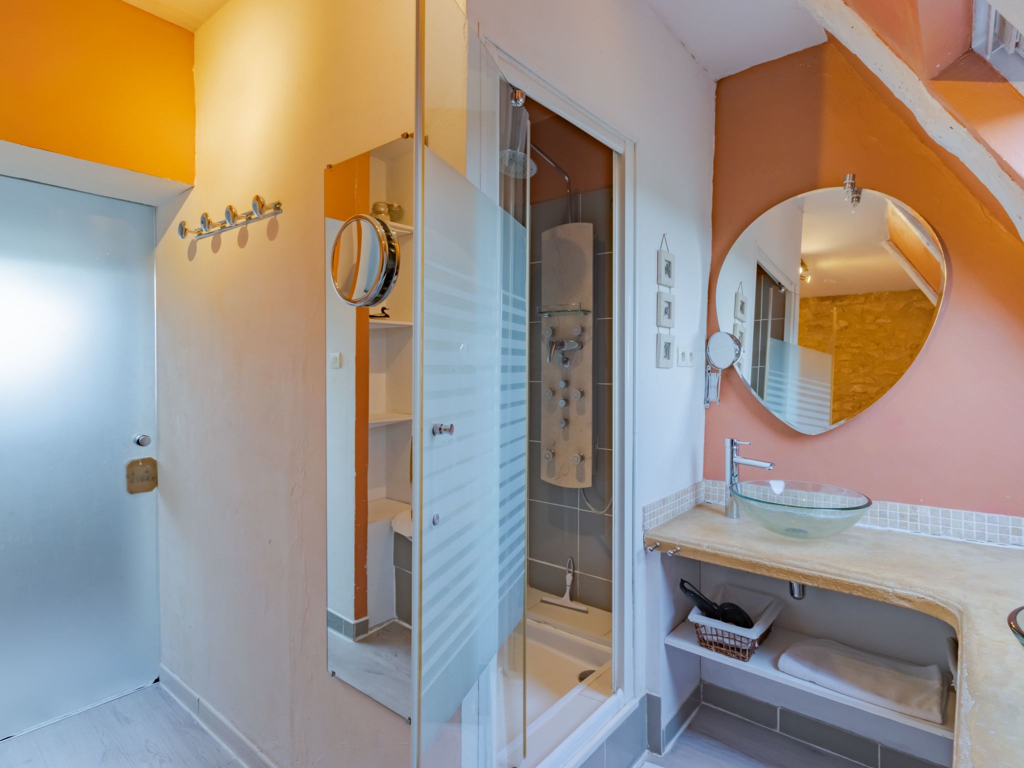 Ehemaliger Bauernhof Le Bonheur in Sainte-Mondane-Binnen