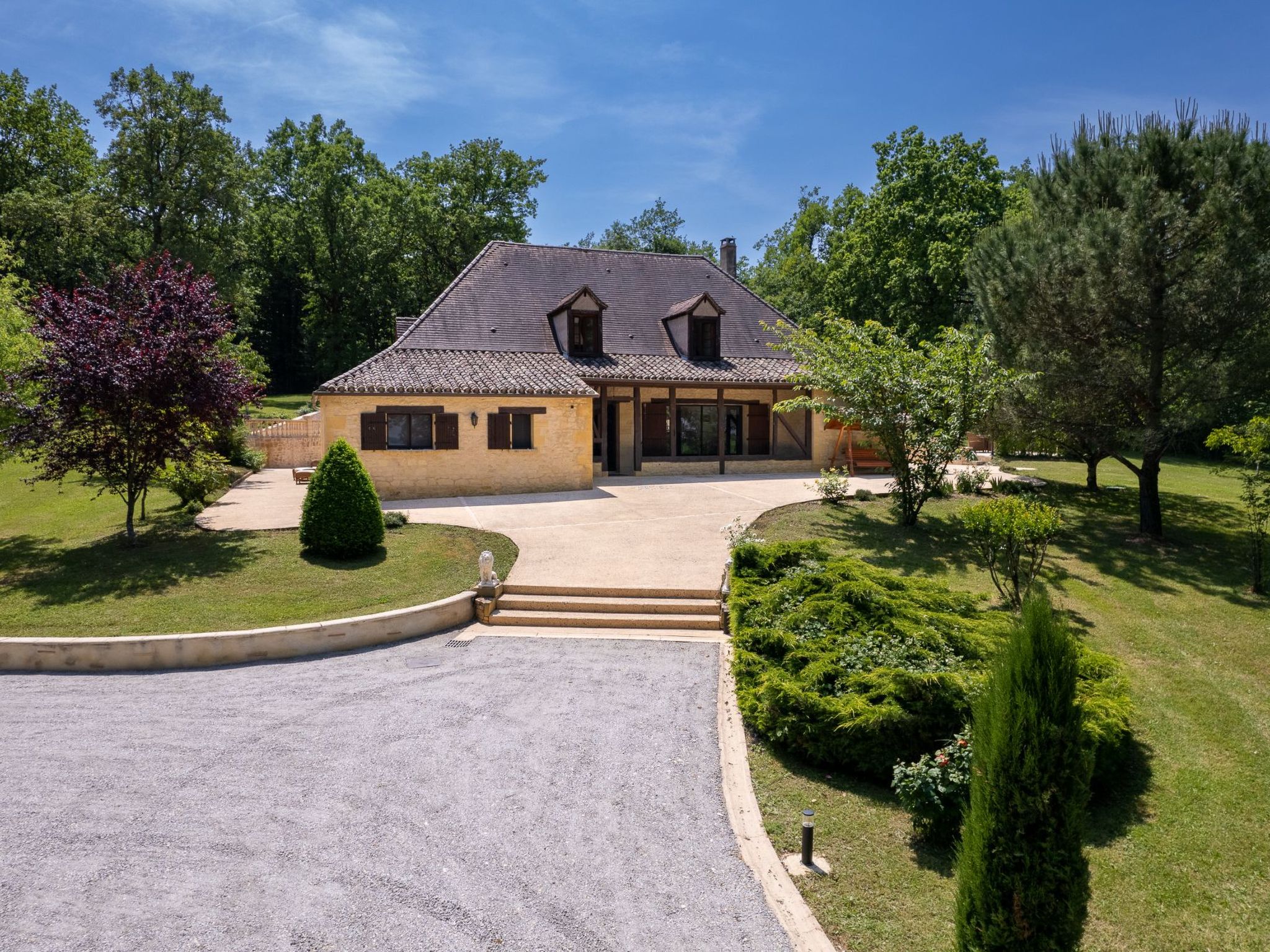 Luxus-Ferienhaus mit beheiztem Pool in der Dordogne-Outside