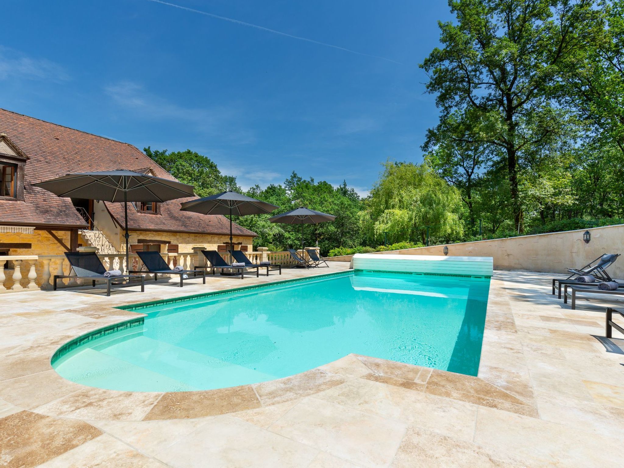 Luxus-Ferienhaus mit beheiztem Pool in der Dordogne-Outside