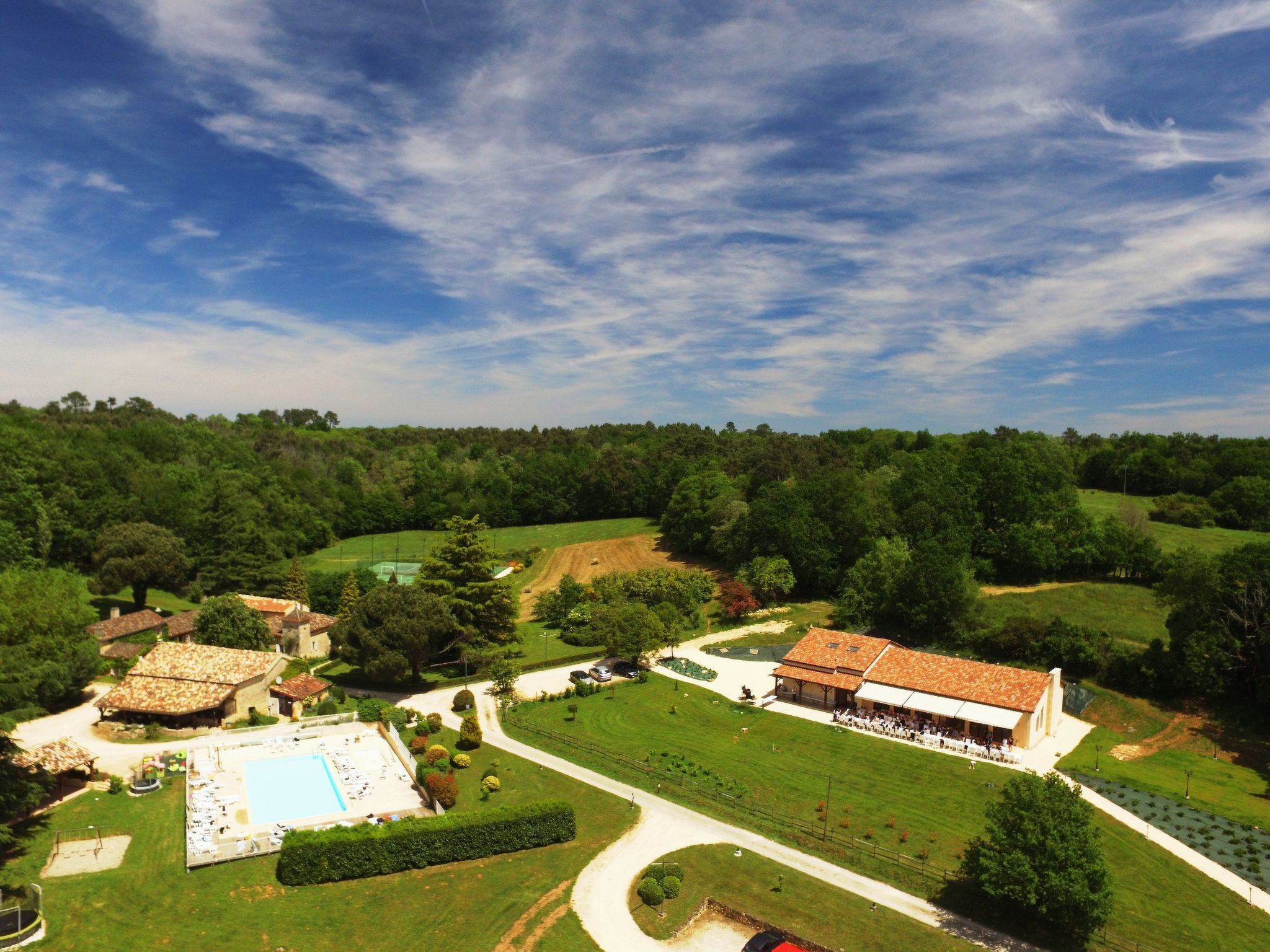 Domaine "La Chatière" mit Jacuzzi-Image-tags.info