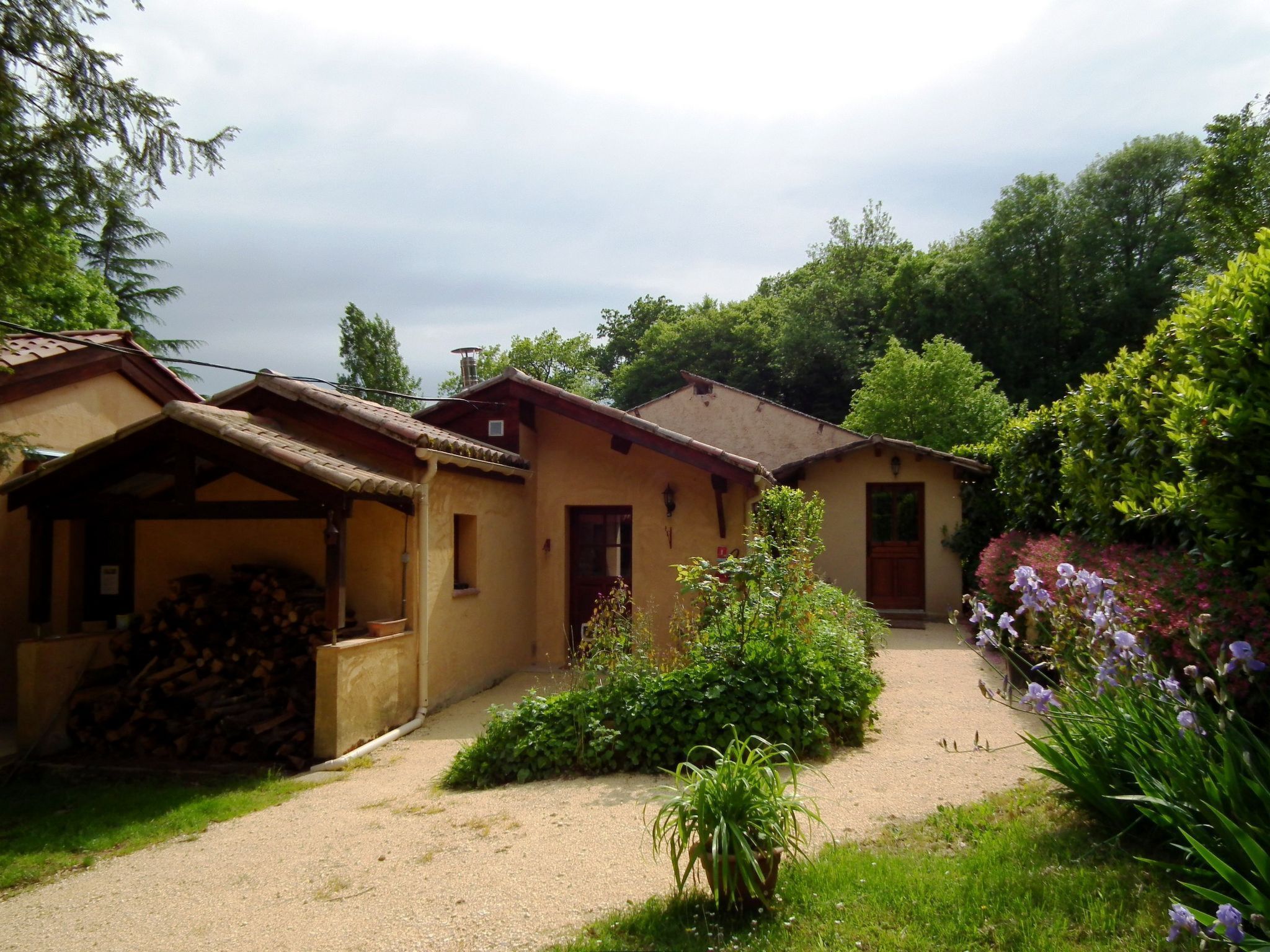 Feriendorf im Périgord Großes Ferienhaus für 18 oder 20 Personen.