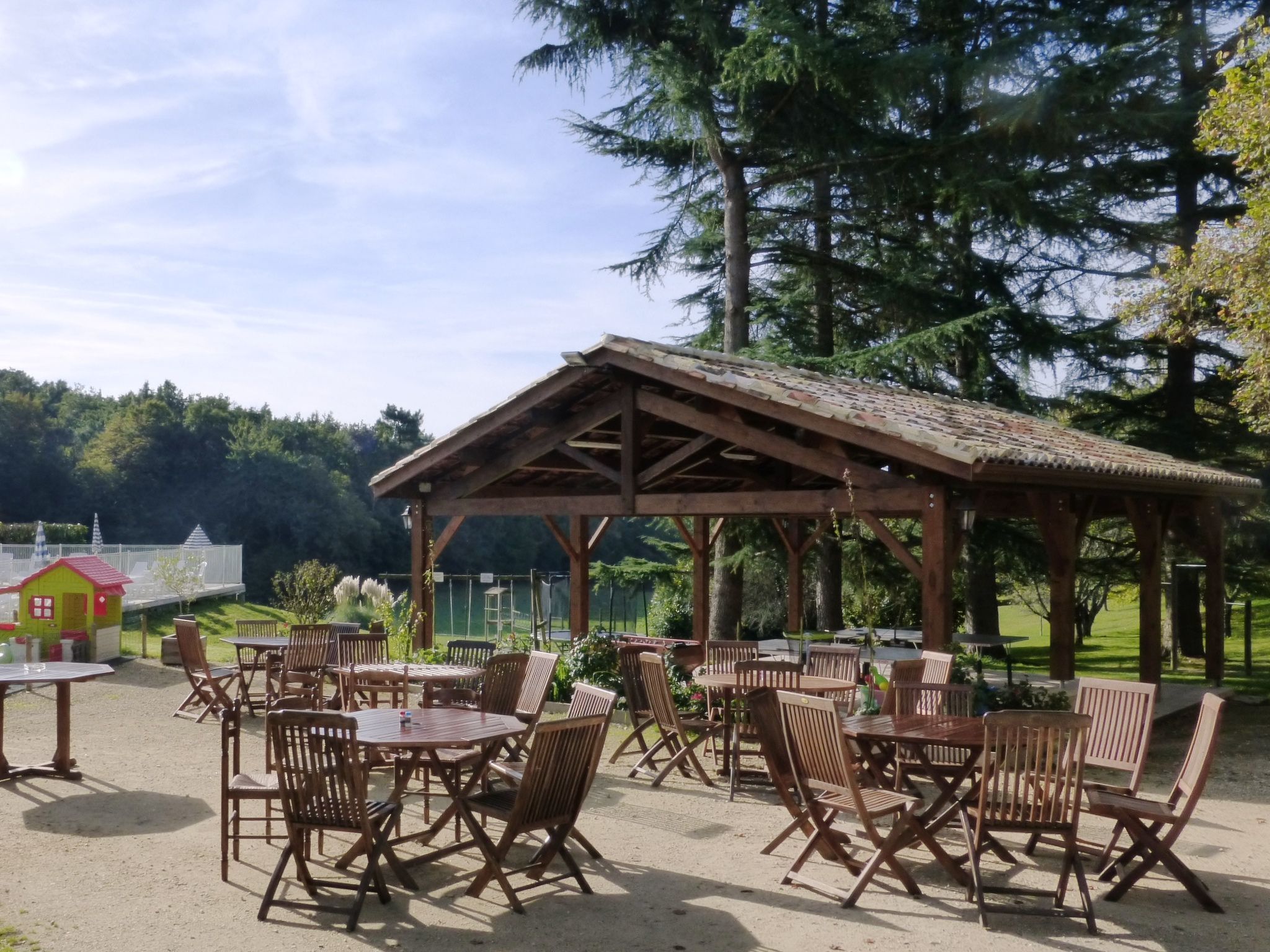 Domaine "Le Fournil" mit Jacuzzi-Image-tags.info