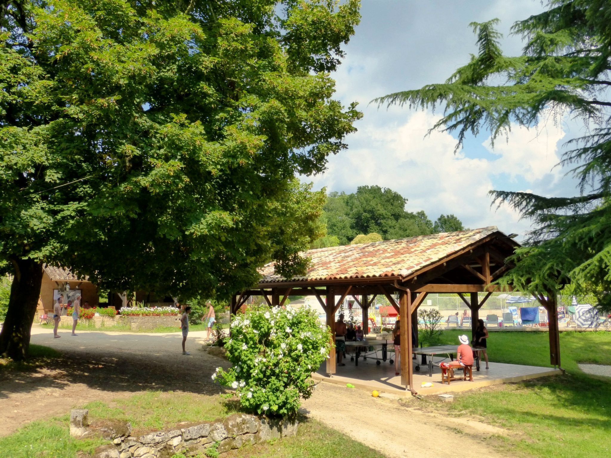 Domaine "Le Fournil" mit Jacuzzi-Image-tags.info