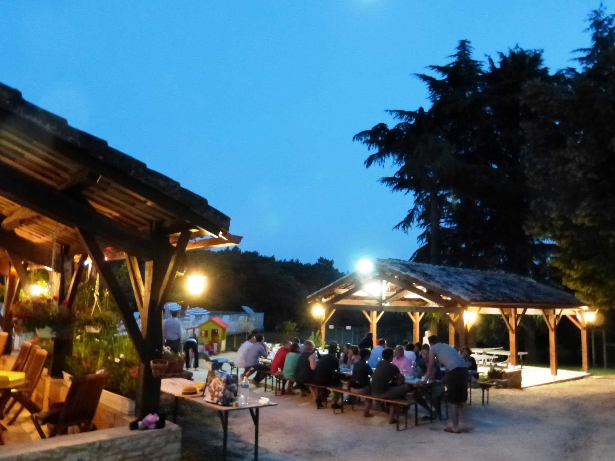 Domaine "Le Fournil" mit Jacuzzi-Image-tags.info