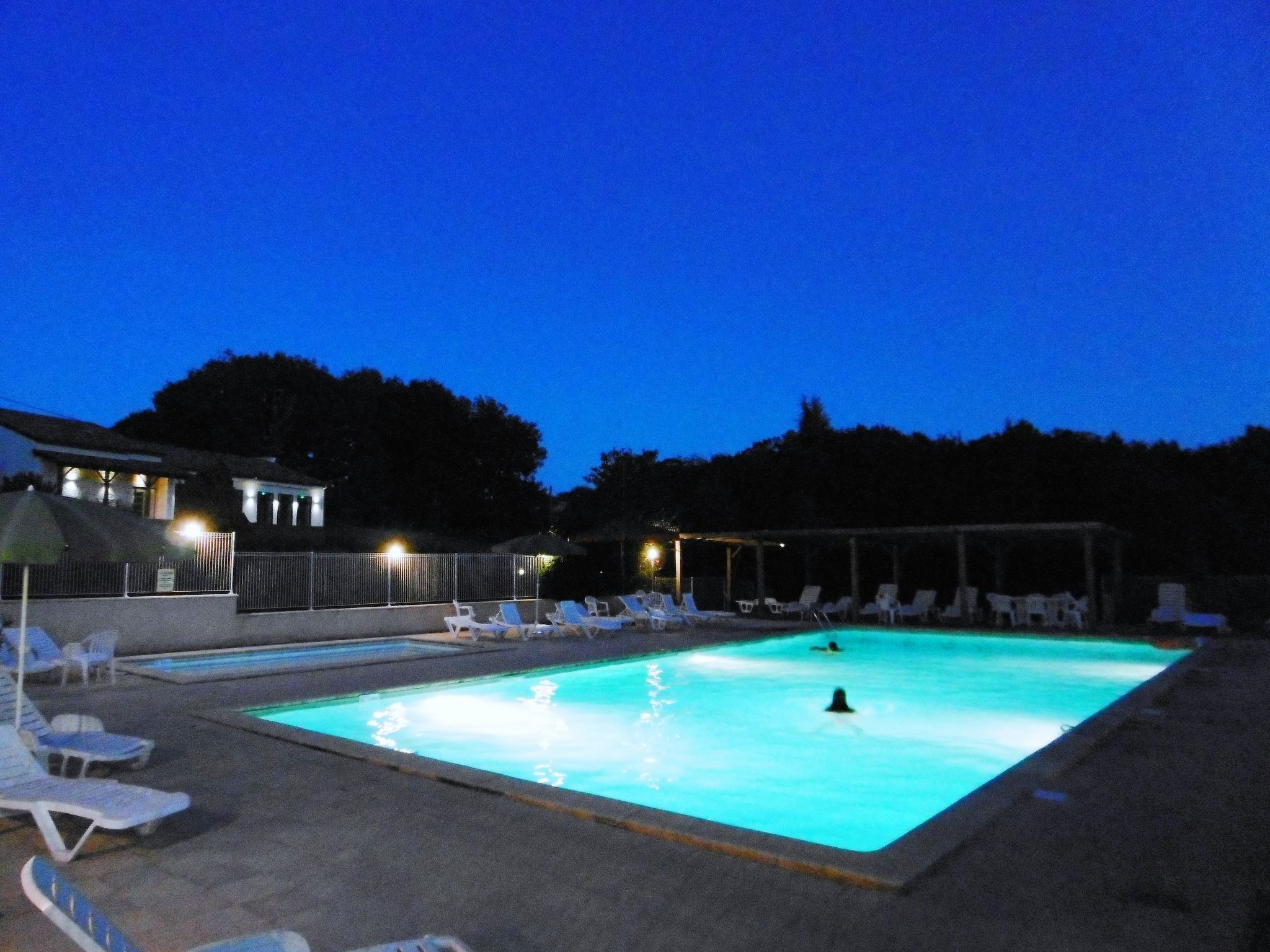 Domäne mit Jacuzzi - Draußen