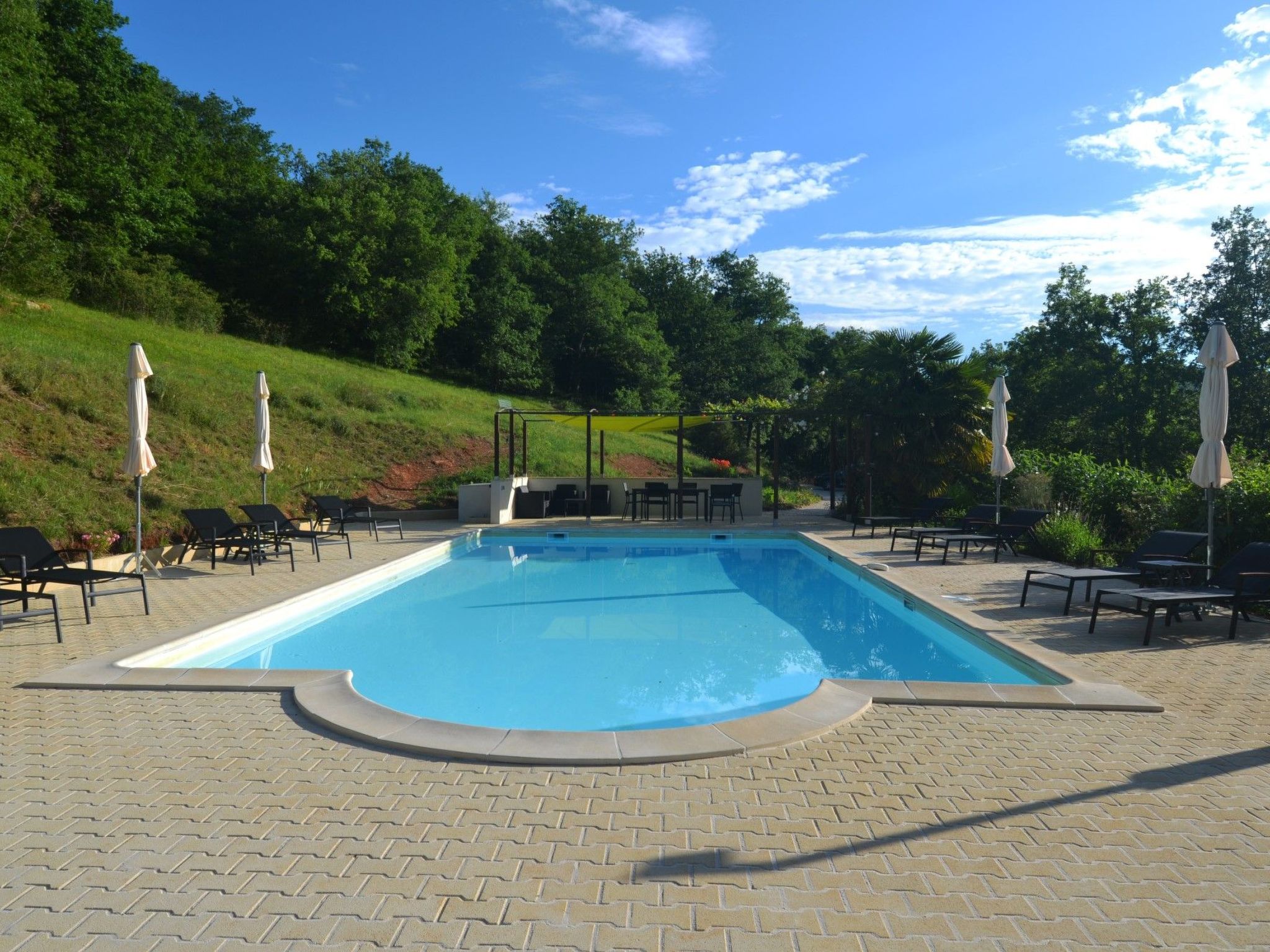 In Souillac mit Gemeinschaftspool-Binnen