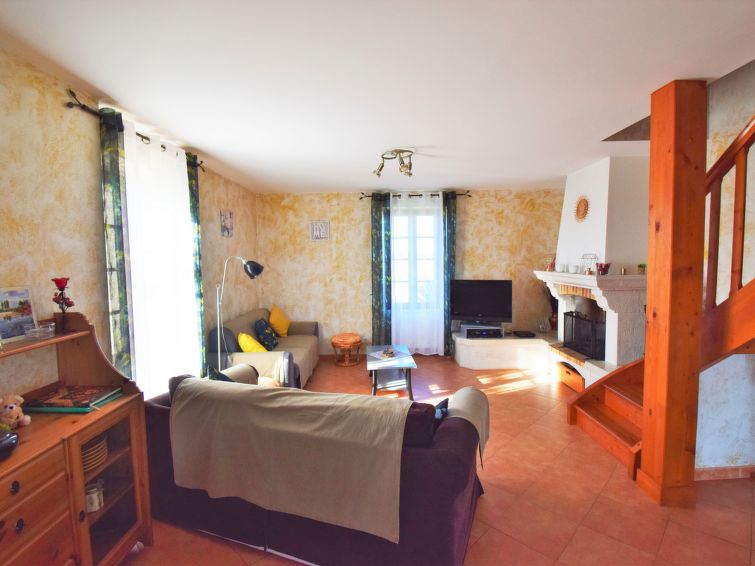 Search and Stay destination Madaillan, Nouvelle-Aquitaine - France from AU$ 165. Madaillan (PRY300)