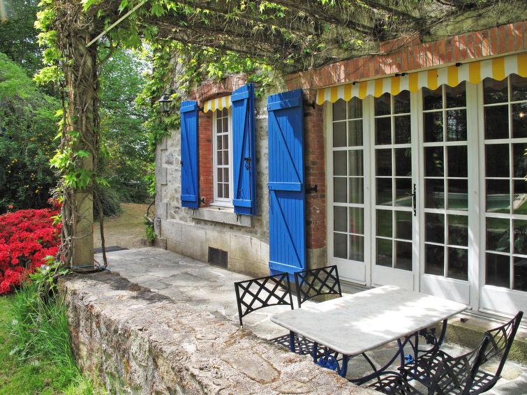 Search and Stay destination Lépinas, Nouvelle-Aquitaine - France from AU$ 183. La Terrade