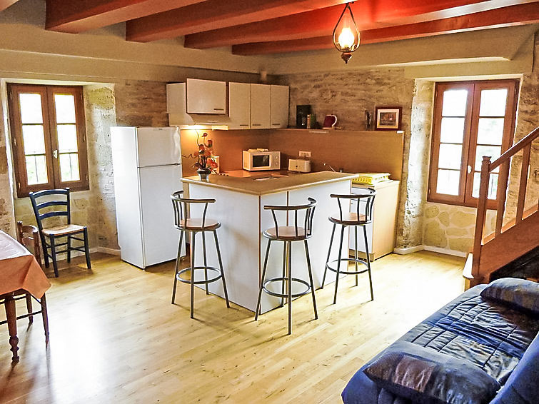 Search and Stay destination La Chapelle-aux-Saints, Nouvelle-Aquitaine - France from AU$ 153. Maison Bonneval