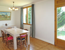 Vrijstaand vakantiehuis op 2300 m² privéterrein bij Beaulieu-sur-Dordogne - thumbnail 3