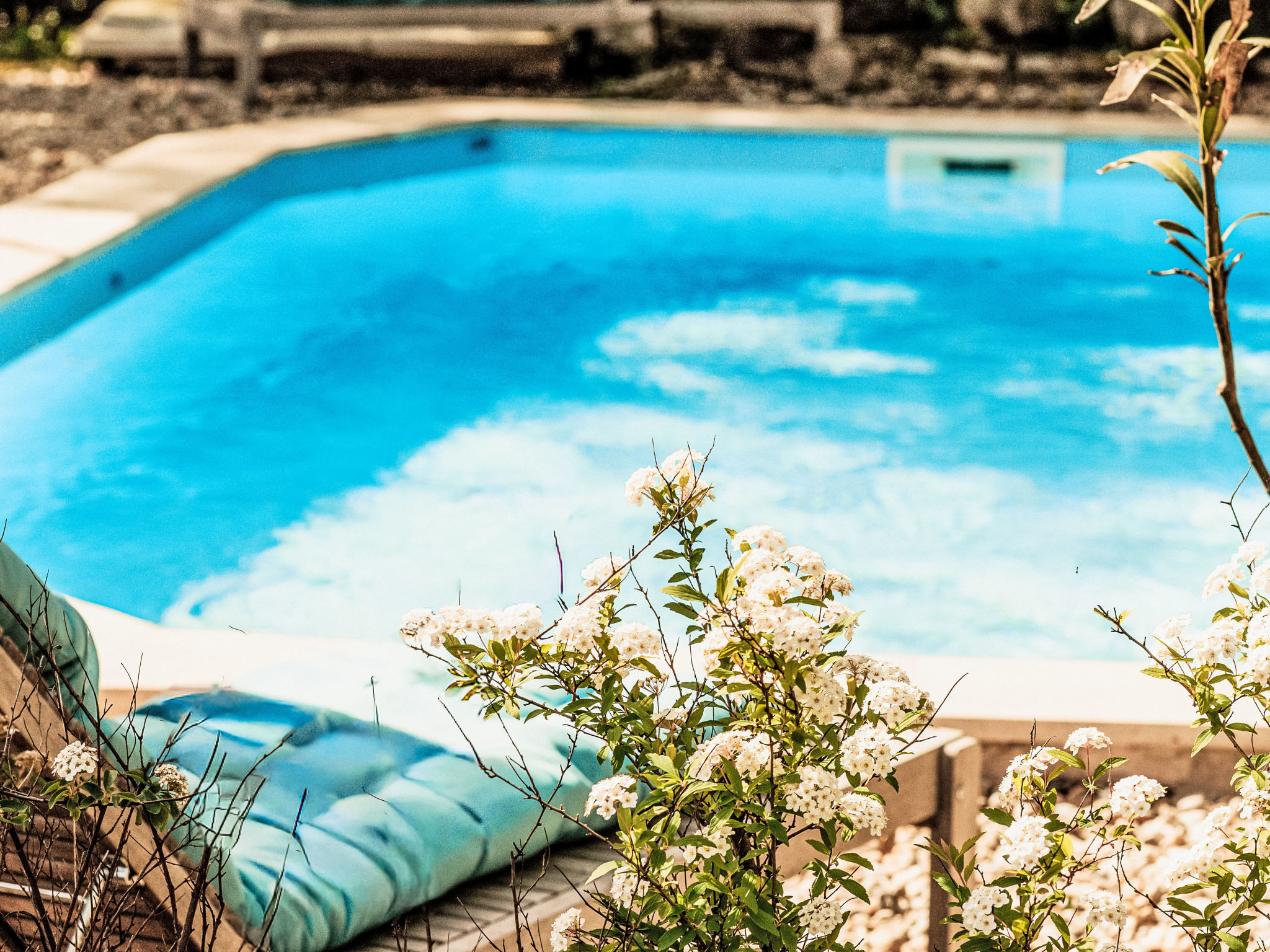 "Gîte La Calade" mit Pool - Buiten