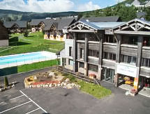 Rustiek familieverblijf in Super Besse, vlakbij skipiste en meer - thumbnail 1