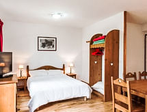 Rustiek appartement voor 6 personen in autovrij vakantiedorp Super Besse - thumbnail 2