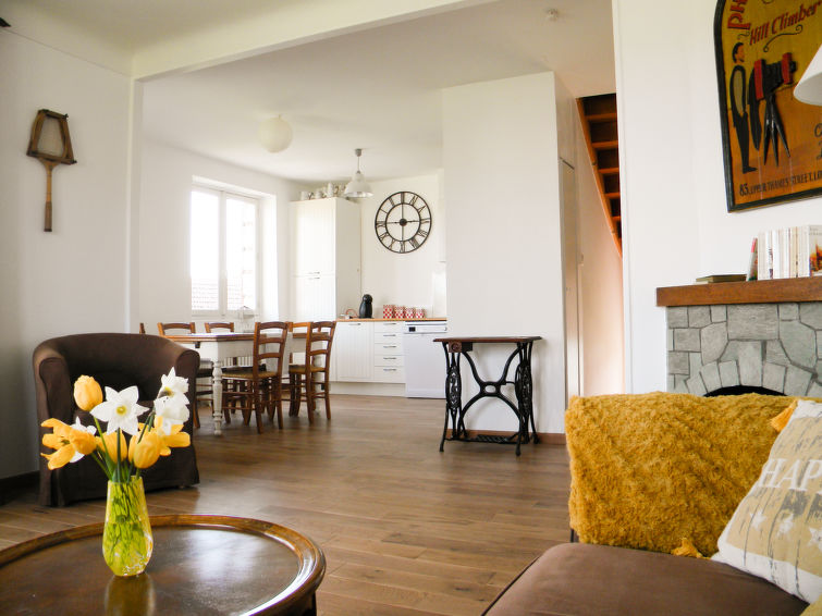 Search and Stay destination Maurs, Auvergne-Rhône-Alpes - France from AU$ 182. Passerat