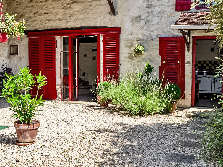 Search and Stay destination Tanlay, Bourgogne-Franche-Comté - France from AU$ 81. Chez Milou