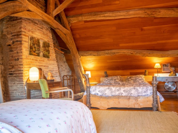 Search and Stay destination Chiddes, Bourgogne-Franche-Comté - France from AU$ 110. Marguerite (BDD200)