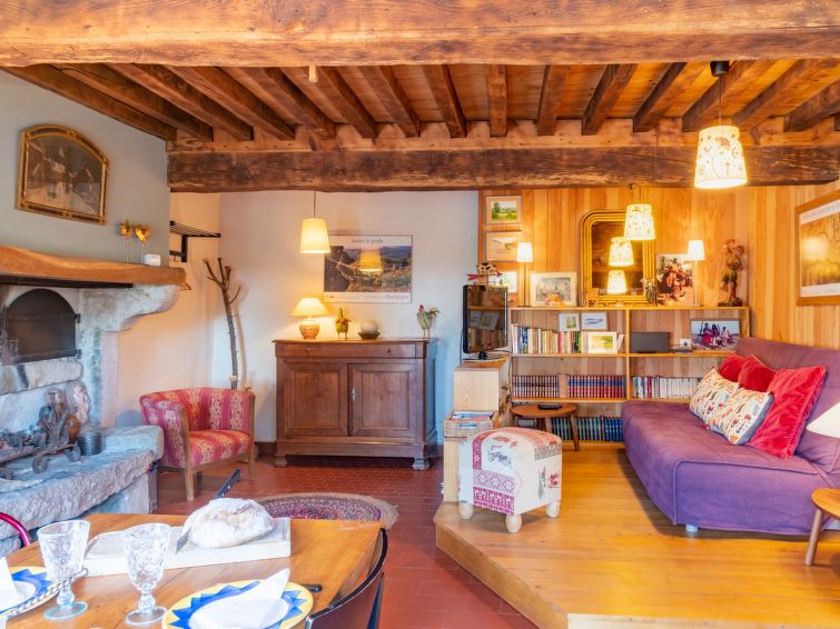 Search and Stay destination Chiddes, Bourgogne-Franche-Comté - France from AU$ 110. Marguerite (BDD200)